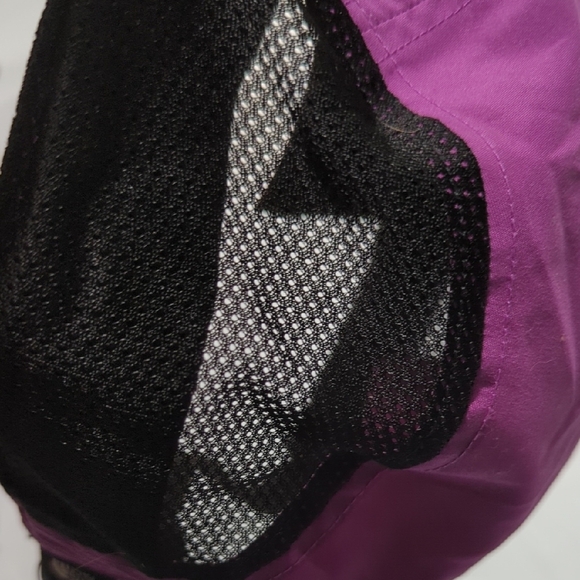 The North Face Magenta and Black Cap Kids M/M Original Price $26 New With Tags.. - Picture 10 of 13